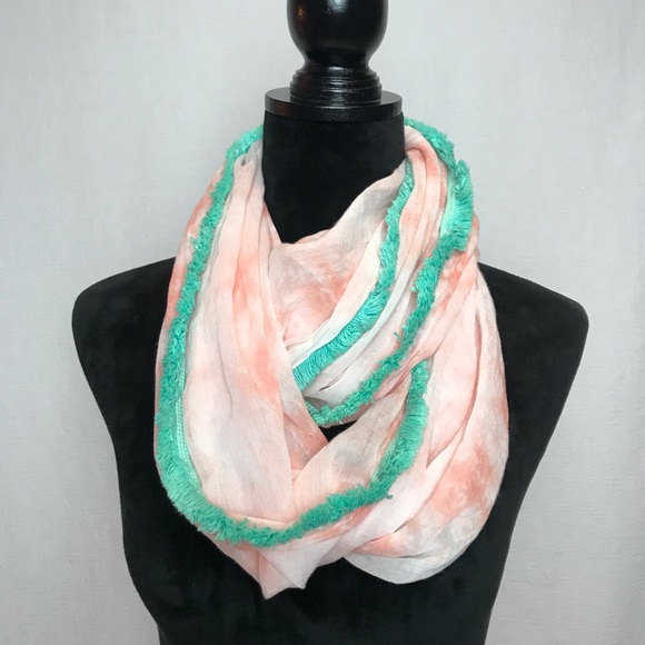 Infinity Scarf - Picture 1 of 2